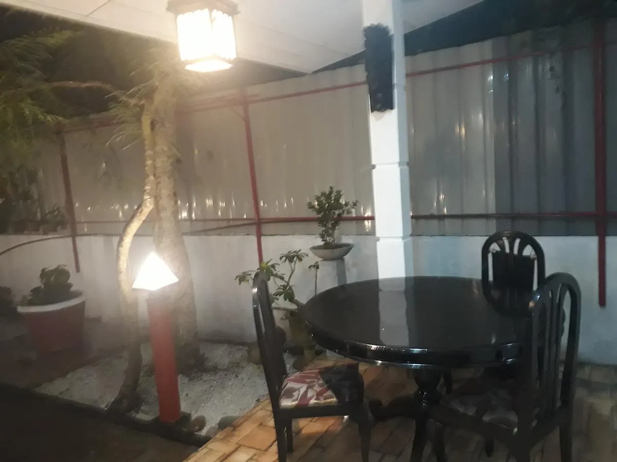 Villa 67 Negombo Oda ve Kahvaltı