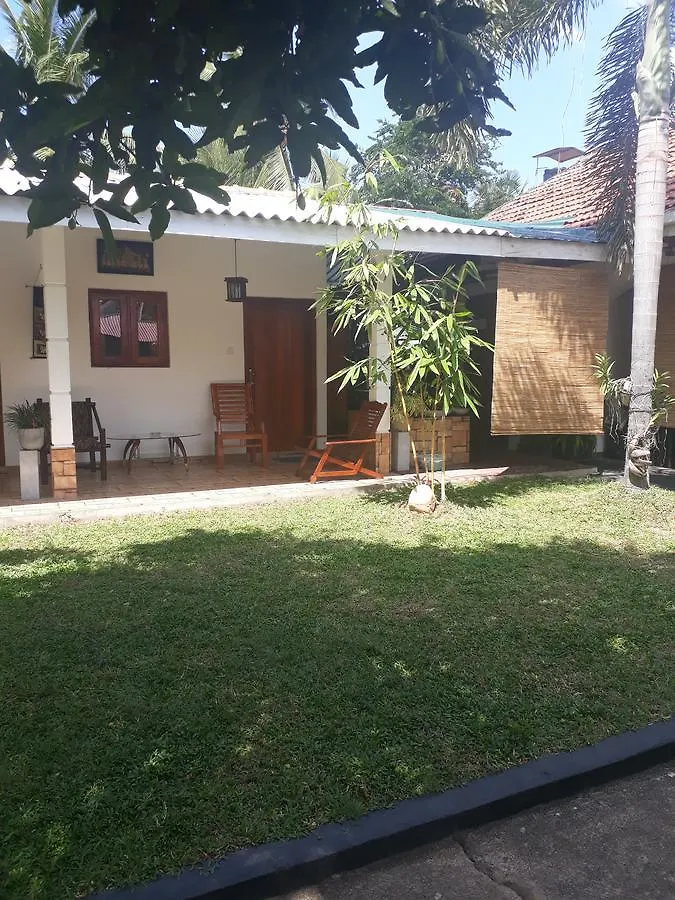 Villa 67 Negombo Oda ve Kahvaltı